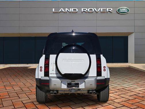 2024 Land Rover Defender 110 P500 SE