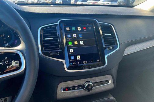 2024 Volvo XC90 B6 Ultimate Bright Theme 6-Seater