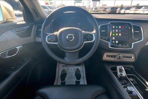 2024 Volvo XC90 B6 Ultimate Bright Theme 6-Seater
