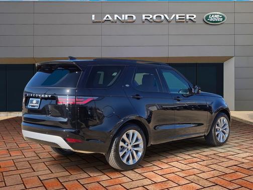 Santorini Black Metallic 2026 Land Rover Discovery Gemini Edition