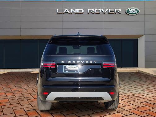 Santorini Black Metallic 2026 Land Rover Discovery Gemini Edition