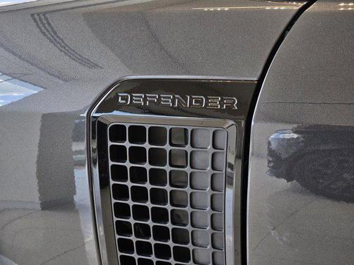 2025 Land Rover Defender 110 P400 S