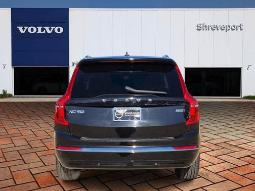 2023 Volvo XC90 B5 Plus