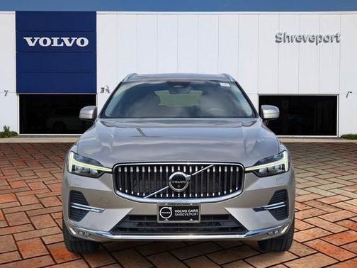 2023 Volvo XC60 B5 Ultimate Bright Theme