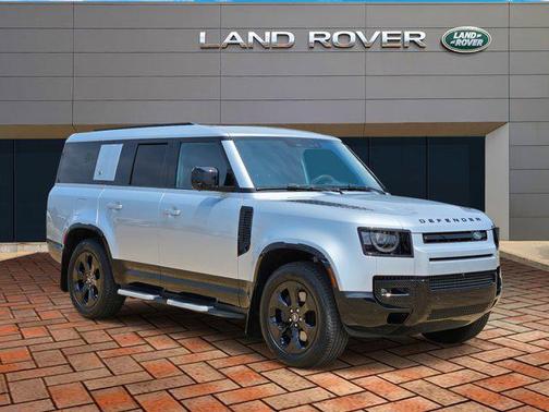 2024 Land Rover Defender 130 P400 X-Dynamic SE