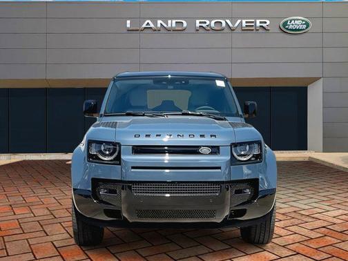 2025 Land Rover Defender 110 P400 X-Dynamic SE