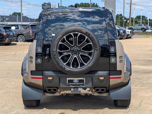 2026 Land Rover Defender OCTA