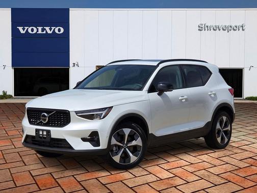 Crystal White Pearl 2025 Volvo XC40 B5 Plus Dark Theme