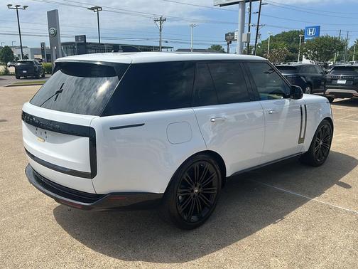 Fuji White 2024 Land Rover Range Rover P530 SE