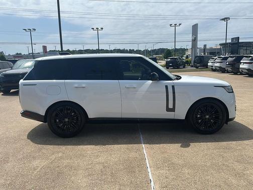 Fuji White 2024 Land Rover Range Rover P530 SE
