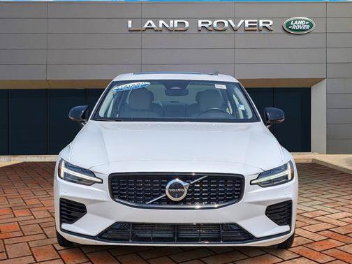 2024 Volvo S60 Recharge Plug-In Hybrid T8 Plus Dark Theme
