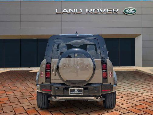 2025 Land Rover Defender 110 P400 X-Dynamic SE