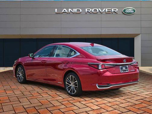 2022 Lexus ES 300h Base