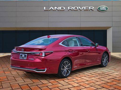 2022 Lexus ES 300h Base