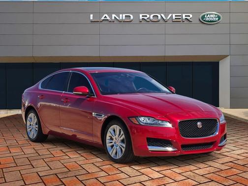 Italian Racing Red Metallic 2017 Jaguar XF 35t Premium