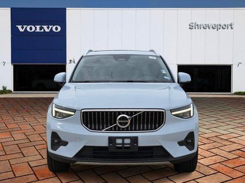 2024 Volvo XC40 B5 Plus Bright Theme