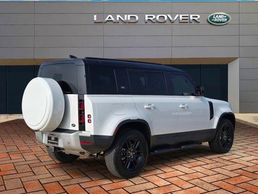 2023 Land Rover Defender 110 SE