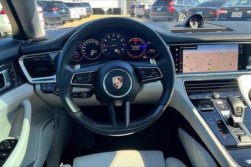 2023 Porsche Panamera 4 Platinum Edition