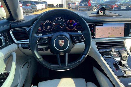 2023 Porsche Panamera 4 Platinum Edition