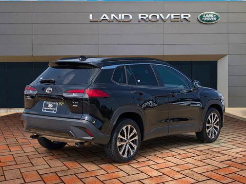 2022 Toyota Corolla Cross XLE