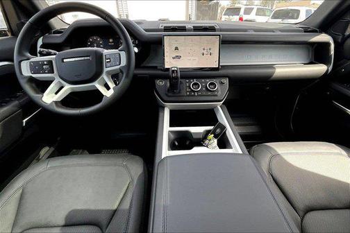 2025 Land Rover Defender 110 P400 S