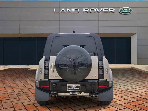 2023 Land Rover Defender 110 V8