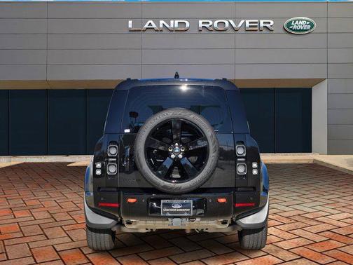 2025 Land Rover Defender 110 P400 X