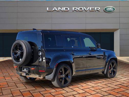 2025 Land Rover Defender 110 P400 X