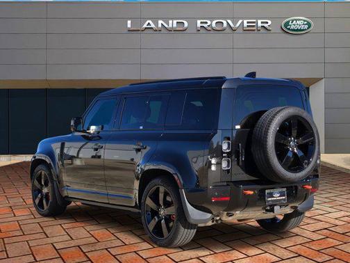 2025 Land Rover Defender 110 P400 X