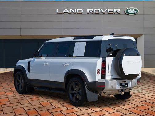 2025 Land Rover Defender 110 P400 S