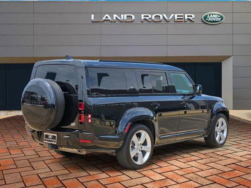 2023 Land Rover Defender 130 X-Dynamic SE