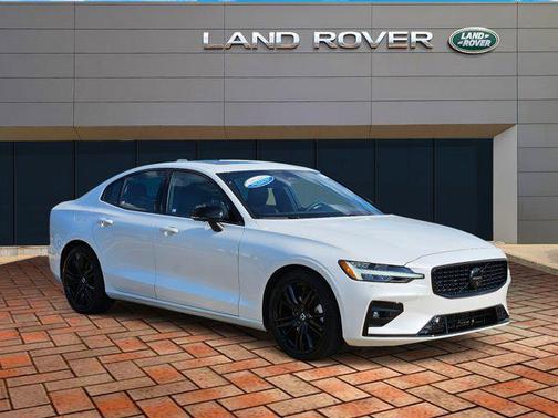 2024 Volvo S60 B5 Plus Black Edition