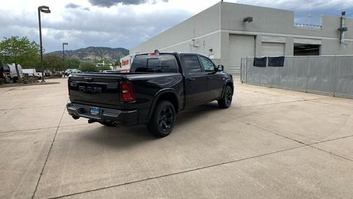 Diamond Black Crystal Pearlcoat 2026 RAM 1500 Big Horn/Lone Star