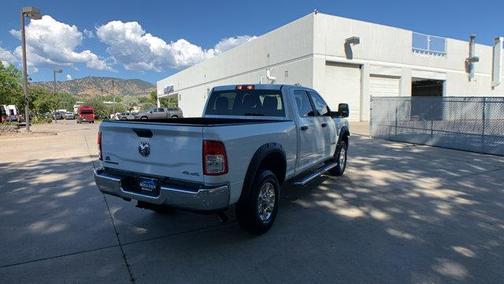 2023 RAM 3500 Big Horn Crew Cab 4x4 6'4' Box