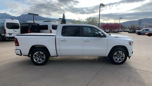 Bright White Clearcoat 2019 RAM 1500 Big Horn