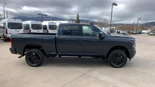 2025 RAM 2500 Big Horn Crew Cab 4x4 6'4' Box