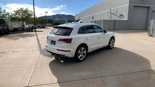 Glacier White Metallic 2023 Audi Q5 45 S line Premium Plus