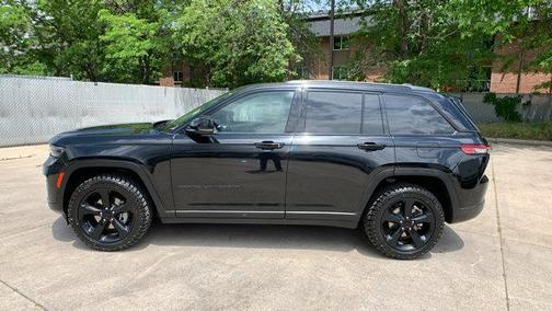 2023 Jeep Grand Cherokee Altitude