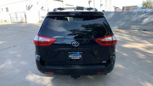 2017 Toyota Sienna XLE