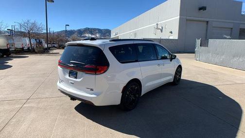 2026 Chrysler Pacifica Limited