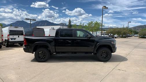 Diamond Black Crystal Pearlcoat 2027 RAM 1500 RHO