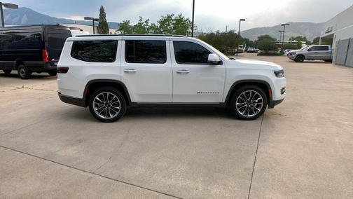 Bright White Clearcoat 2022 Jeep Wagoneer Series III 4x4