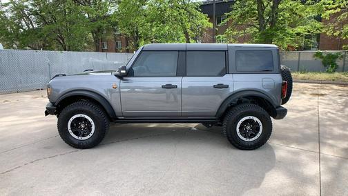Carbonized Gray Metallic 2022 Ford Bronco Badlands