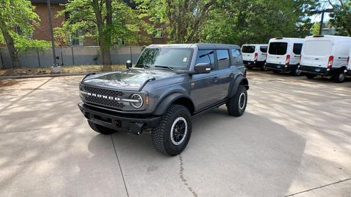 Carbonized Gray Metallic 2022 Ford Bronco Badlands