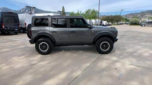 Carbonized Gray Metallic 2022 Ford Bronco Badlands