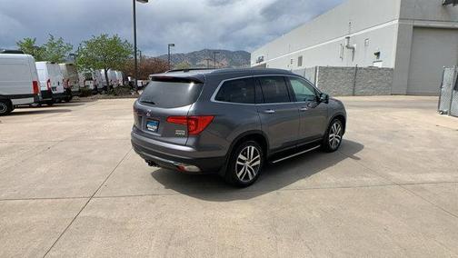 Gray 2016 Honda Pilot Touring