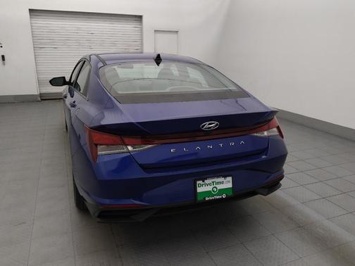 2021 Hyundai ELANTRA SE
