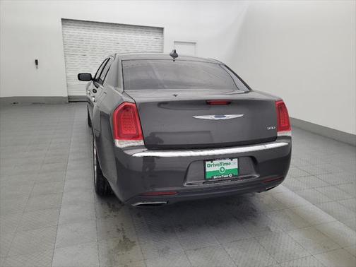 2017 Chrysler 300 Limited