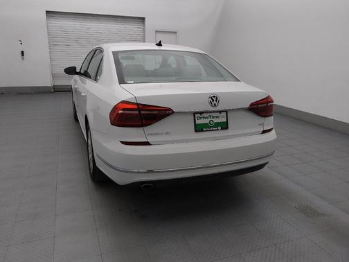 2018 Volkswagen Passat 2.0T SE