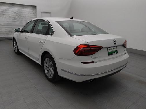 2018 Volkswagen Passat 2.0T SE